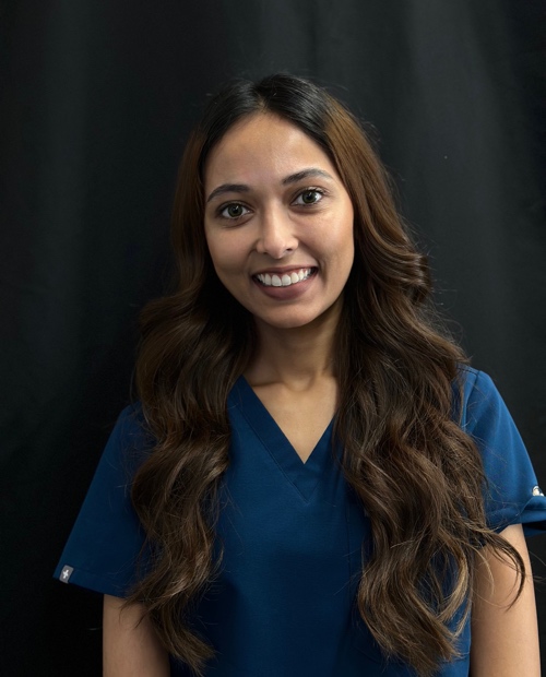 Registered dental assistant Sonia